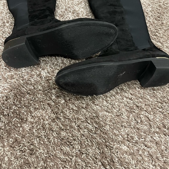 Boots - Picture 4 of 5